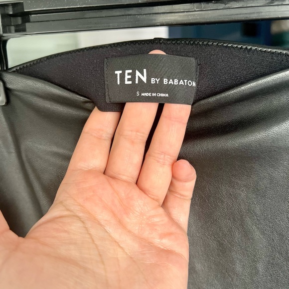 ✨✨ Ten by Babaton Glow Skirt  ✨✨ - Picture 6 of 12